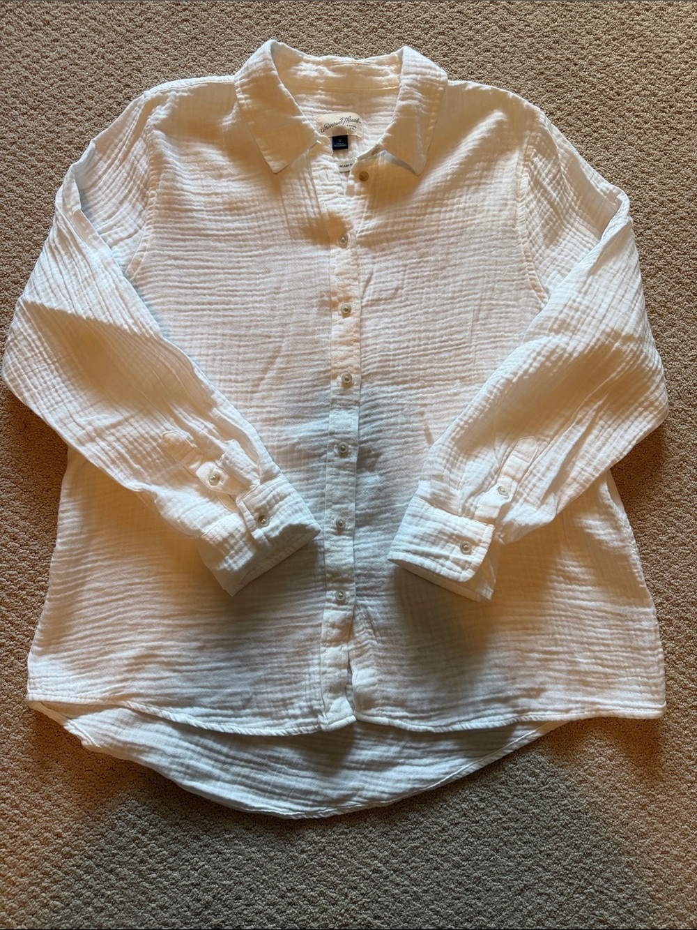 Universal Thread White Textured Button-Down Shirt